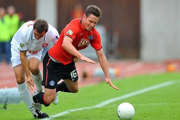 柏林赫塔客场遭遇惨败,难堪失利 柏林赫塔客场遭遇惨败,难堪失利