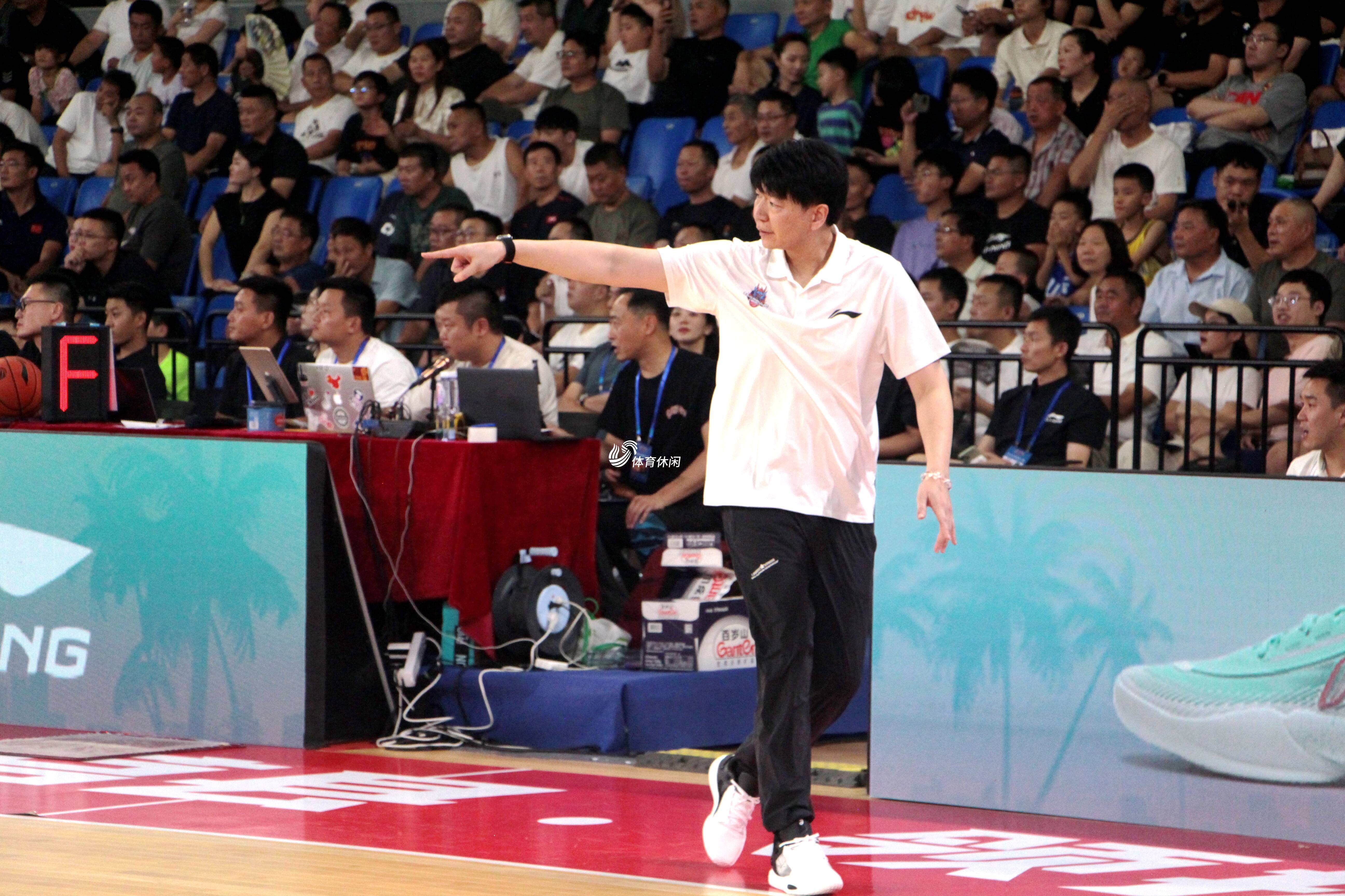 开云体育登录-包含山东男篮战胜新疆天山雪狼，稳坐榜首位置的词条