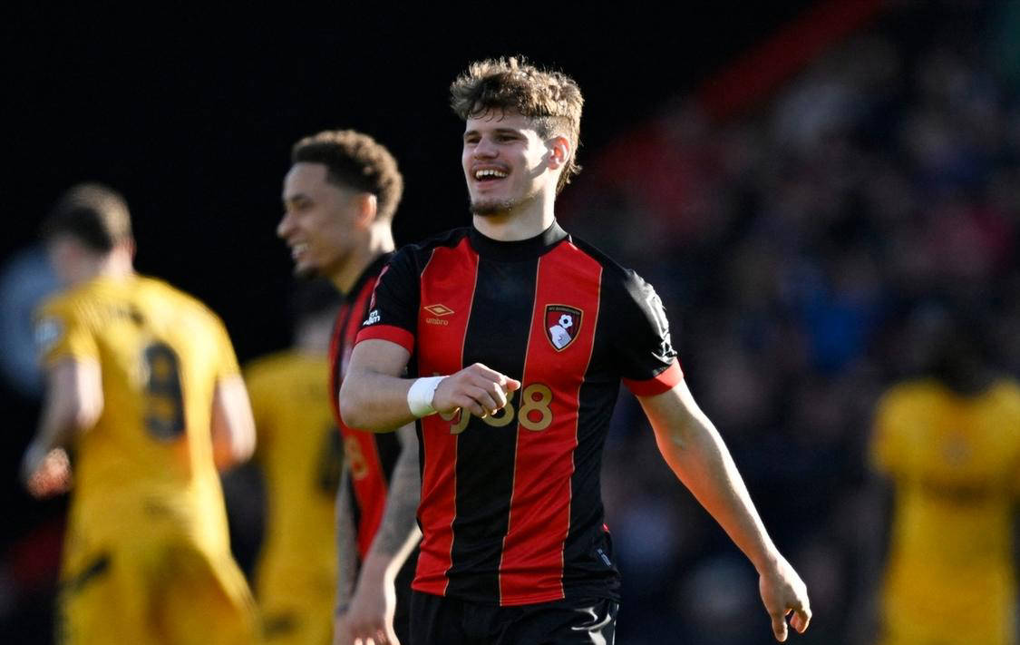 开云体育-伯恩茅斯球迷发起声援活动，力挺球队备战的简单介绍