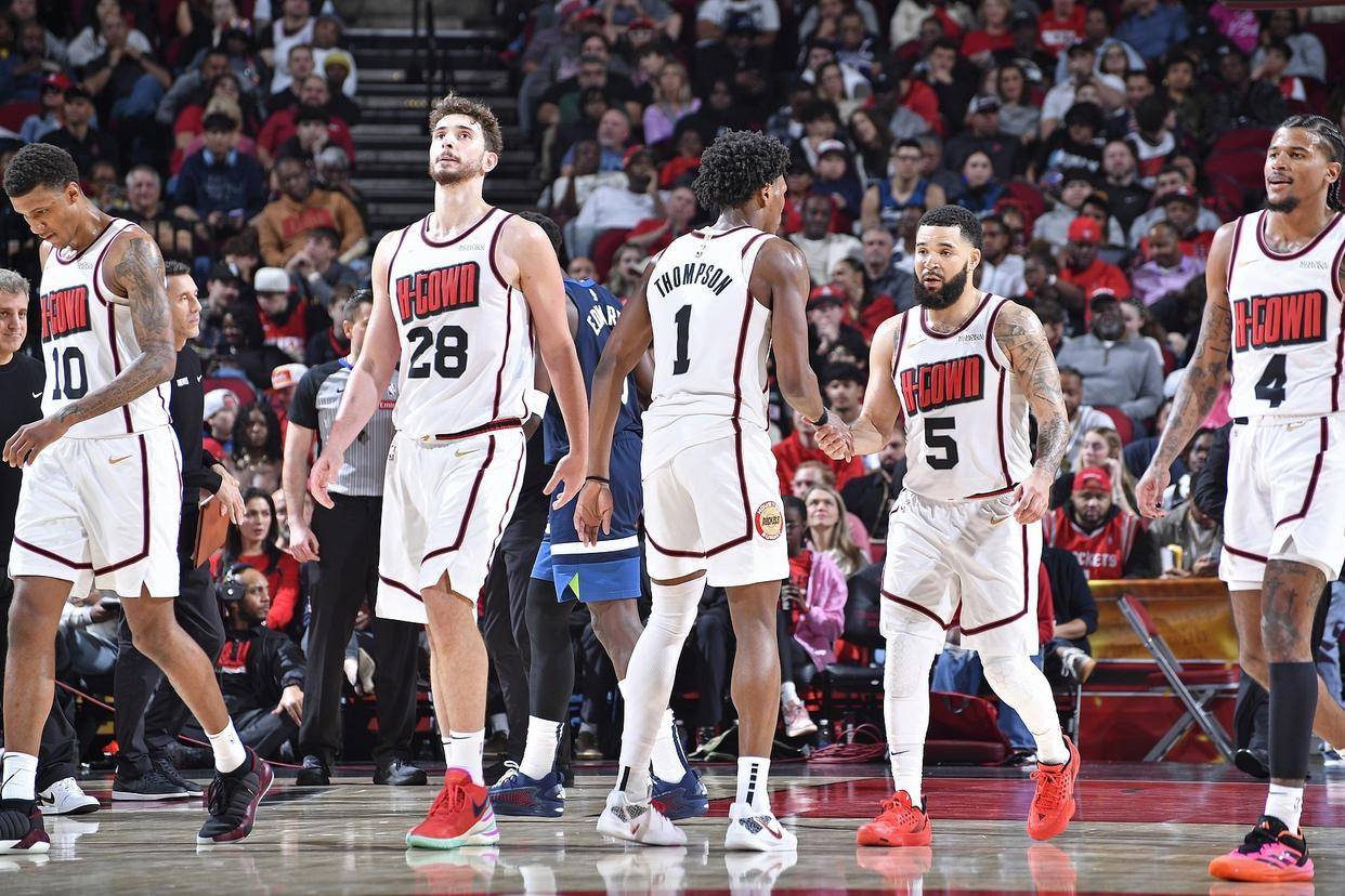 开云体育官方网站-包含快船队内部冲突升级，球队团结面临考验的词条