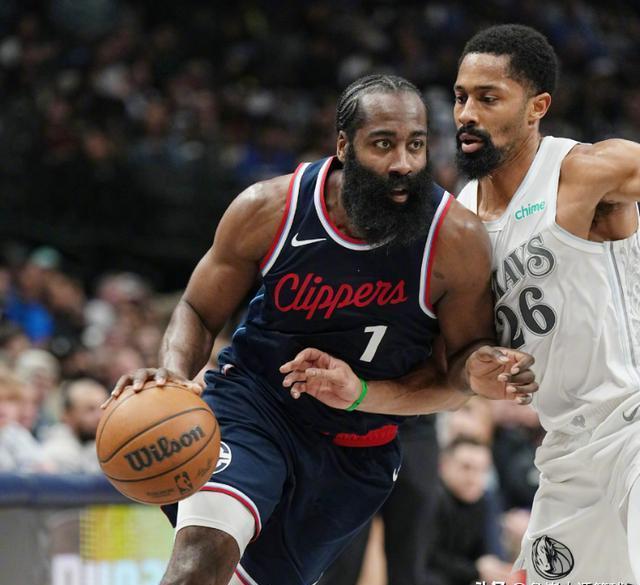 包含快船队内部冲突升级,球队团结面临考验的词条 包含快船队内部冲突升级,球队团结面临考验的词条