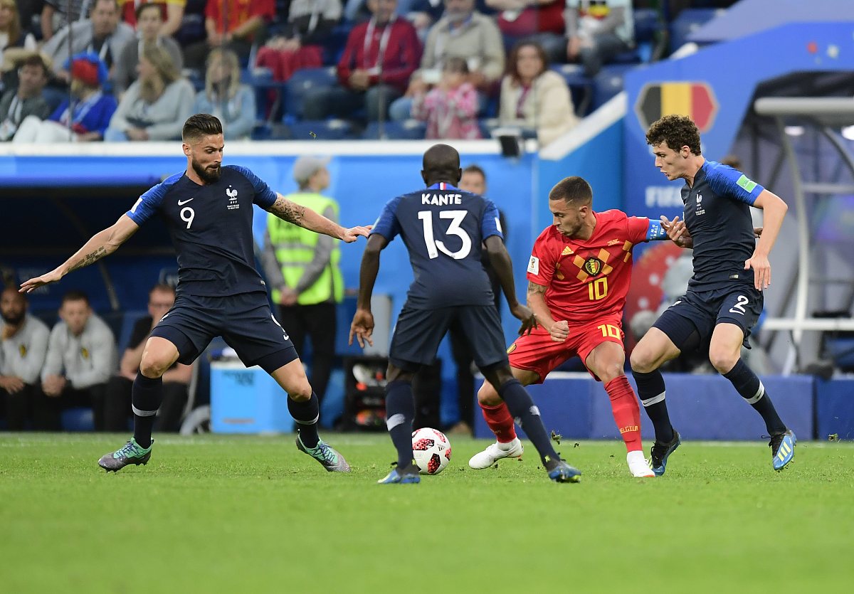 开云体育中国-意大利与希腊队的比赛吸引了大量观众