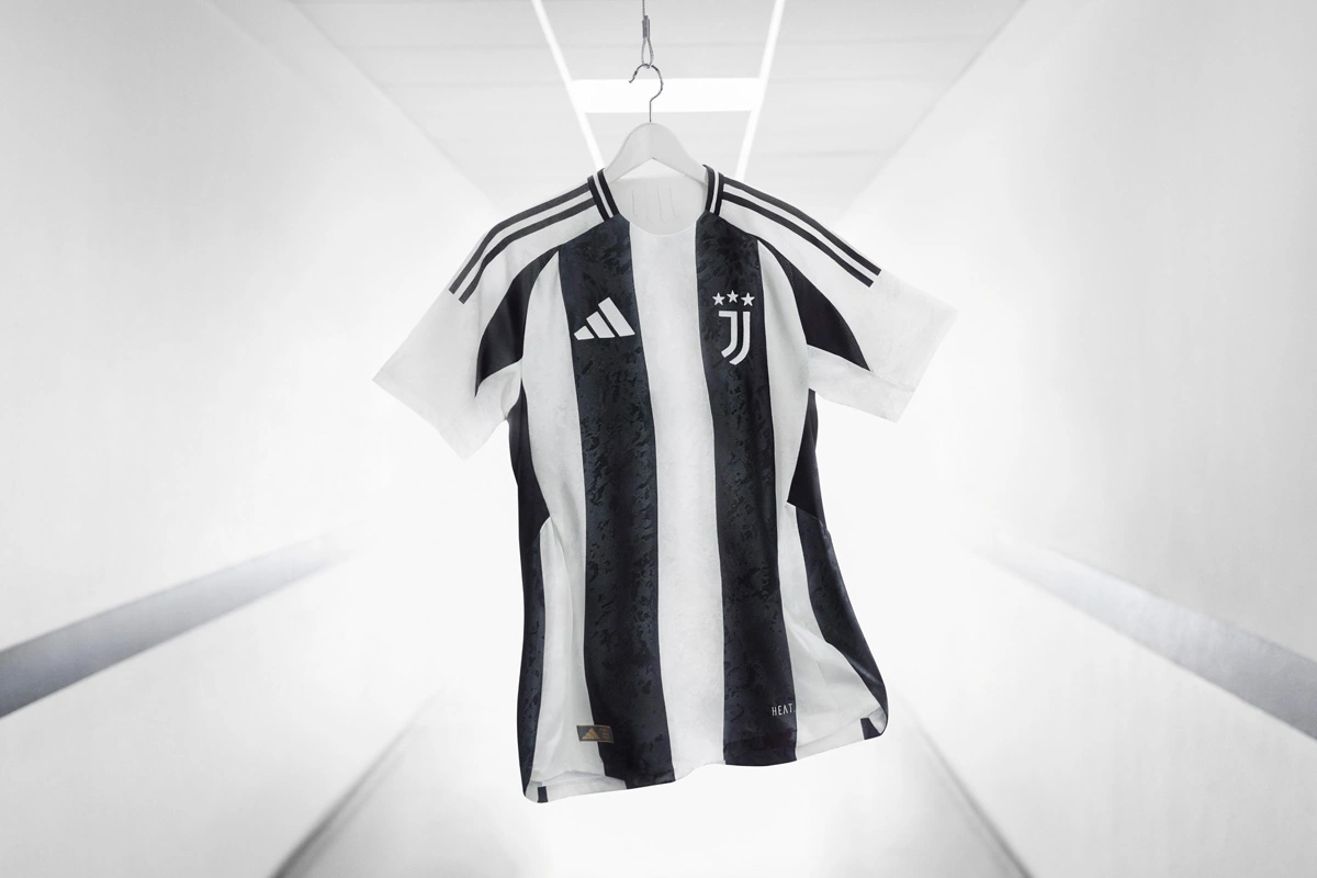 开云体育app-尤文图斯宣布新赛季主场球衣设计，引起热议