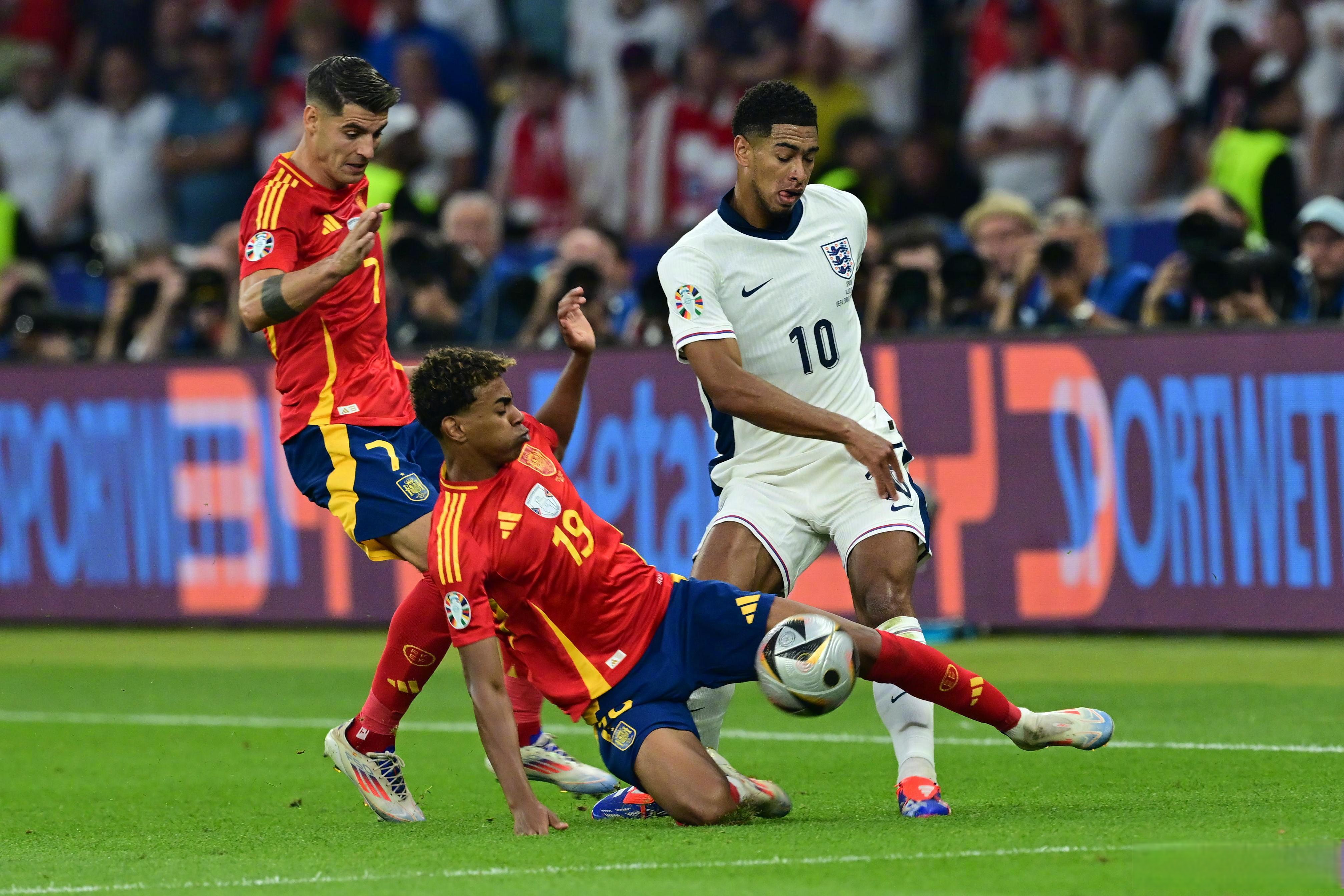 开云APP-西班牙国家队连续击败对手晋级欧洲锦标赛半决赛