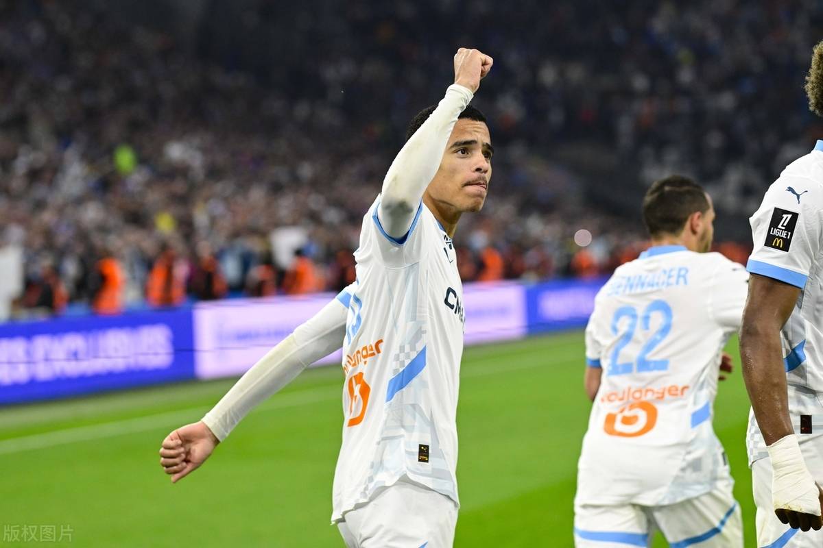 开云平台-马赛客场击败亚眠，全队高兴笑语欢声