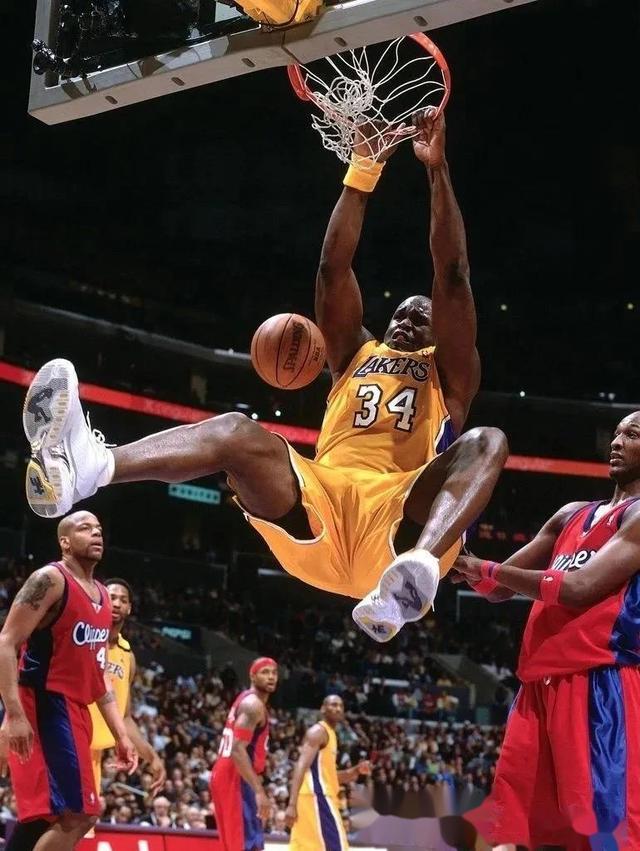 开云APP-杰出球员凭借超强实力,引领球队赢下比赛的简单介绍