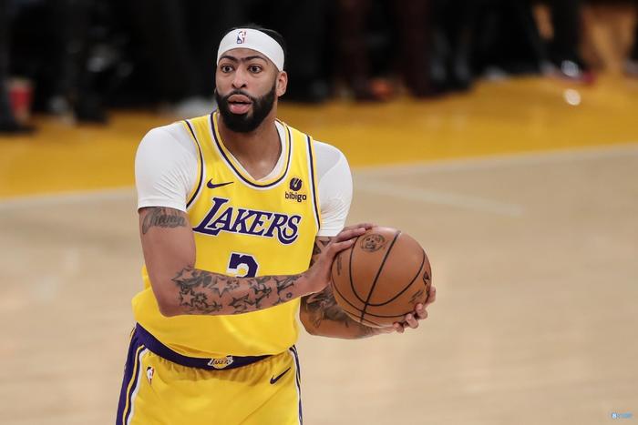 关于雄鹿再胜太阳,安东尼-戴维斯亮眼发挥的信息 关于雄鹿再胜太阳,安东尼-戴维斯亮眼发挥的信息