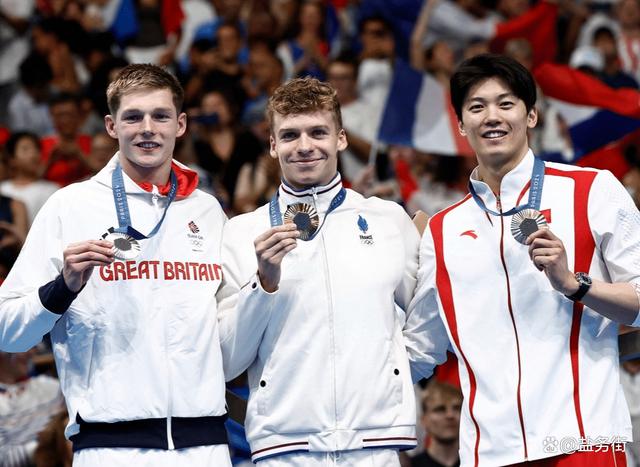 大胜!球队联赛登顶领跑,实力引人注目的简单介绍 大胜!球队联赛登顶领跑,实力引人注目的简单介绍