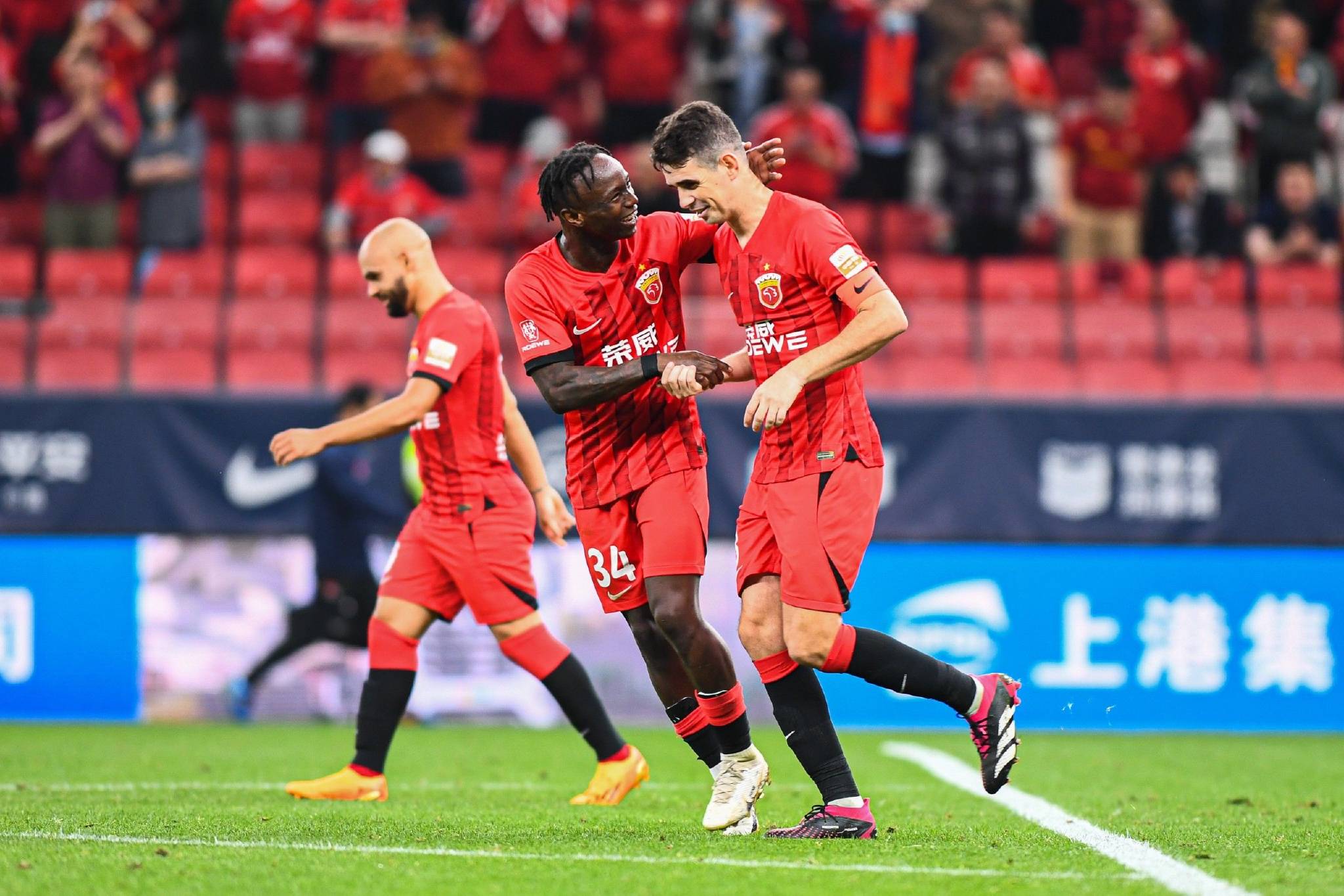 开云下载-顶级足球联赛激烈竞争引人关注