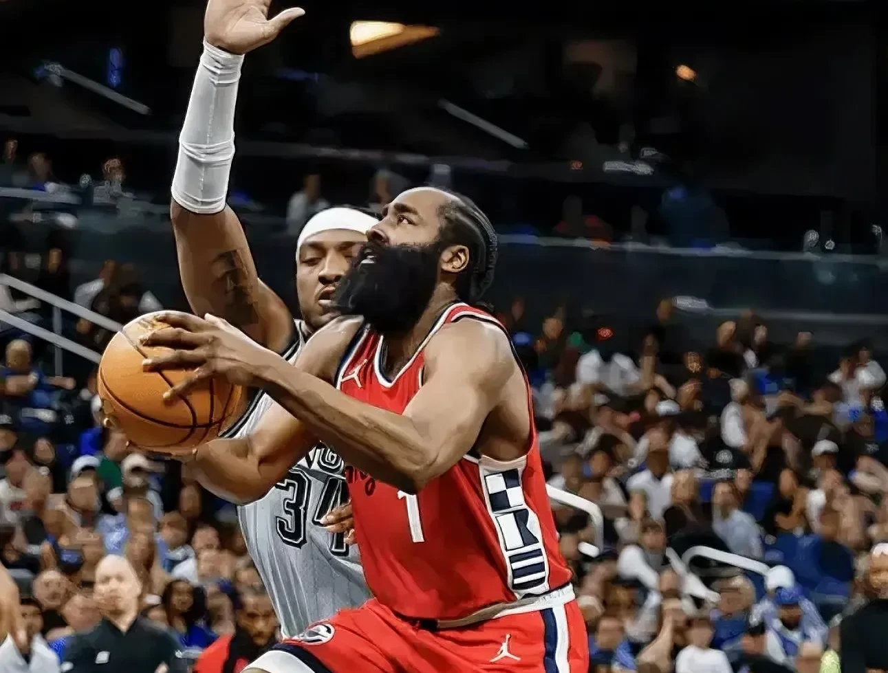 开云体育入口-火箭迎战骑士，哈登强势砍下三双成绩的简单介绍