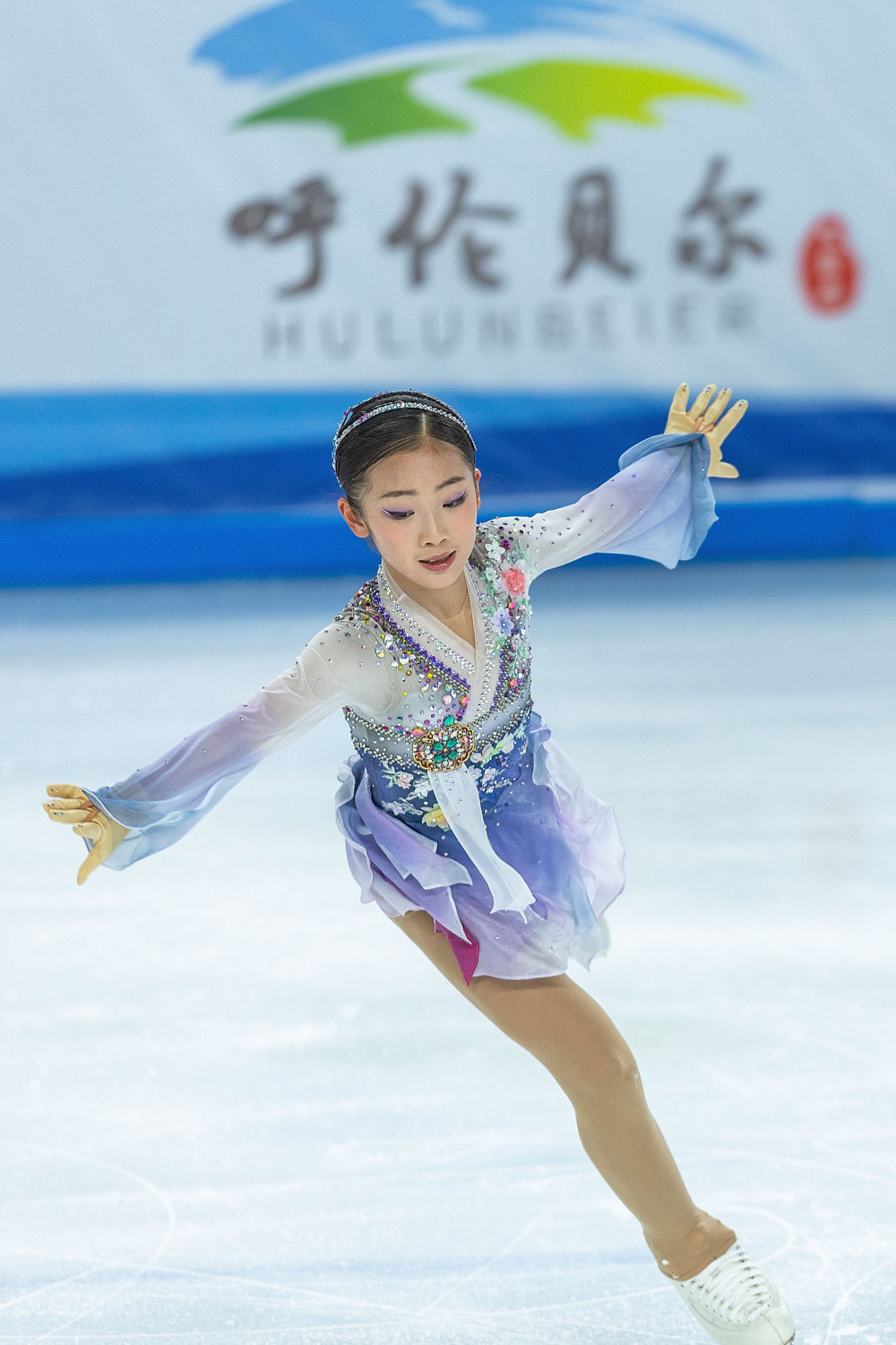 开云体育平台APP-法国选手在花样滑冰比赛中夺冠