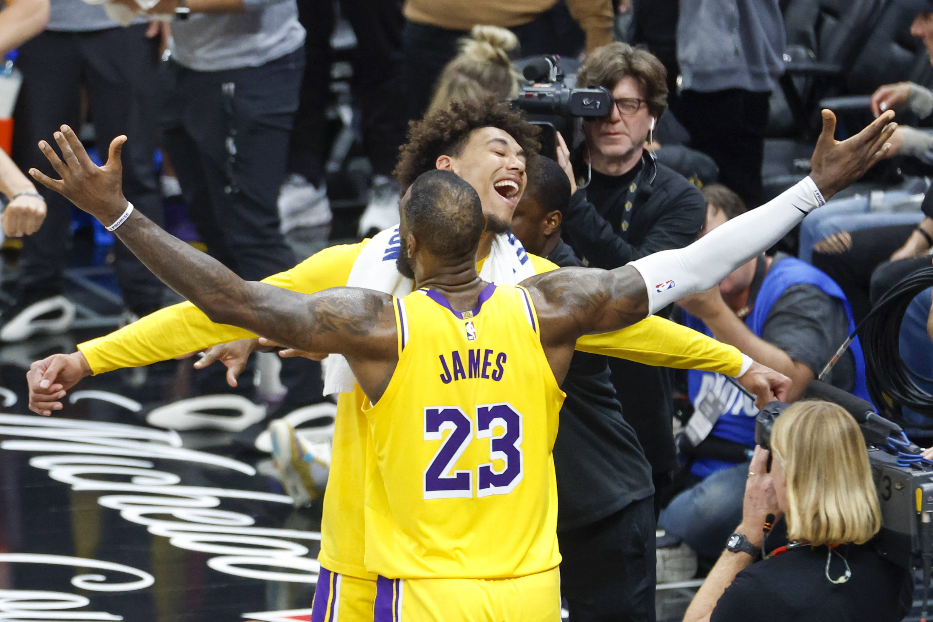 开云官网-篮球运动员在国际赛场上表现抢眼