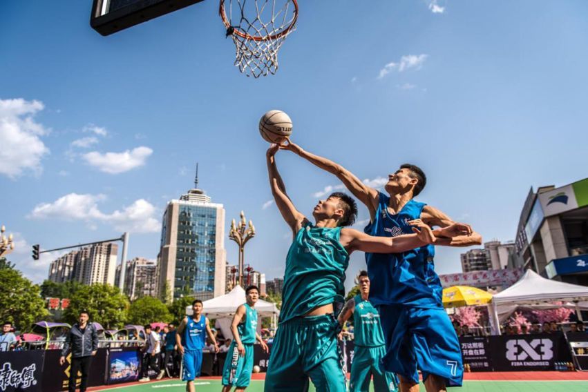 开云体育平台APP-包含球队实力对决，赛场火爆气氛达高潮的词条