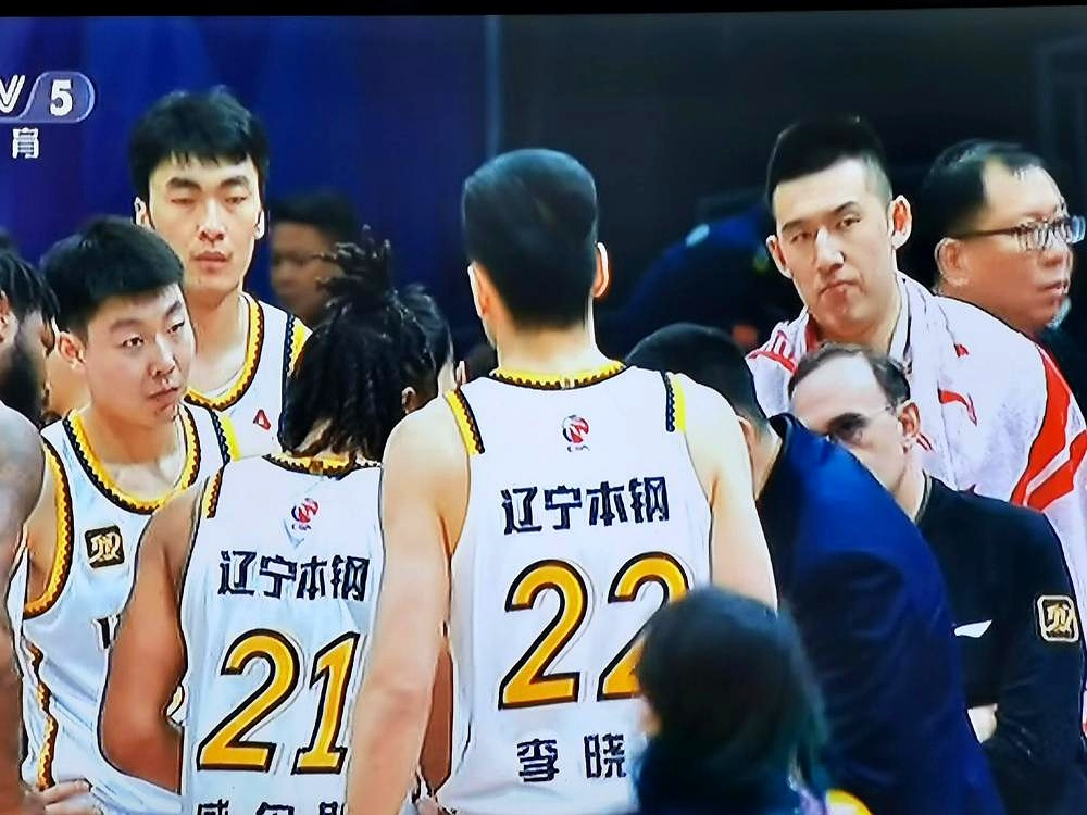 开云体育登录-辽宁本钢队背靠背对阵山东男篮