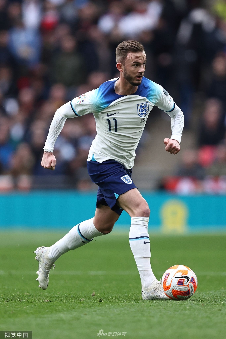 开云体育官方网站-欧预赛比赛：英格兰三冠王重返首发，破门庆祝