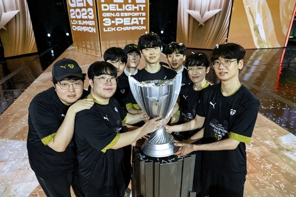 开云体育平台APP-GEN绝杀DFM，Bin开启传奇时刻半决赛3:1（上海）