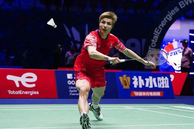 关于中国羽毛球队力克英格兰羽毛球队，安赛龙制霸全场的信息