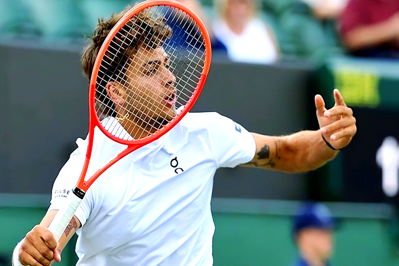 开云体育登录-温网翻盘澳网,德约科维奇刷新纪录