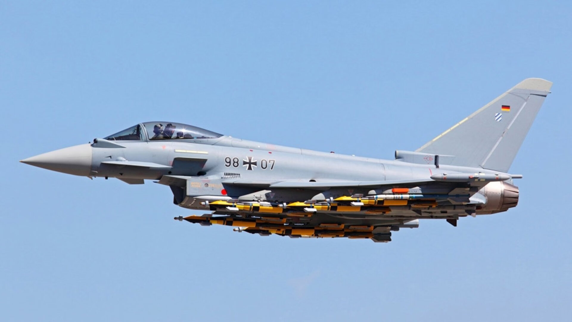 足球之夜,阿劳霍的蜕与几内亚的魂